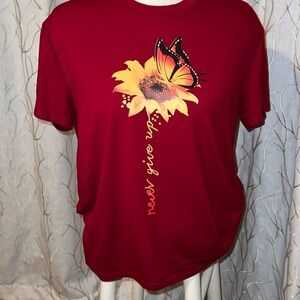 🛍️No tags.  Size medium. Never Give Up butterfly and sunflower t-shirt